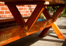 outdoor table floating middle close up